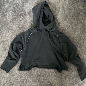 Lululemon cropped top